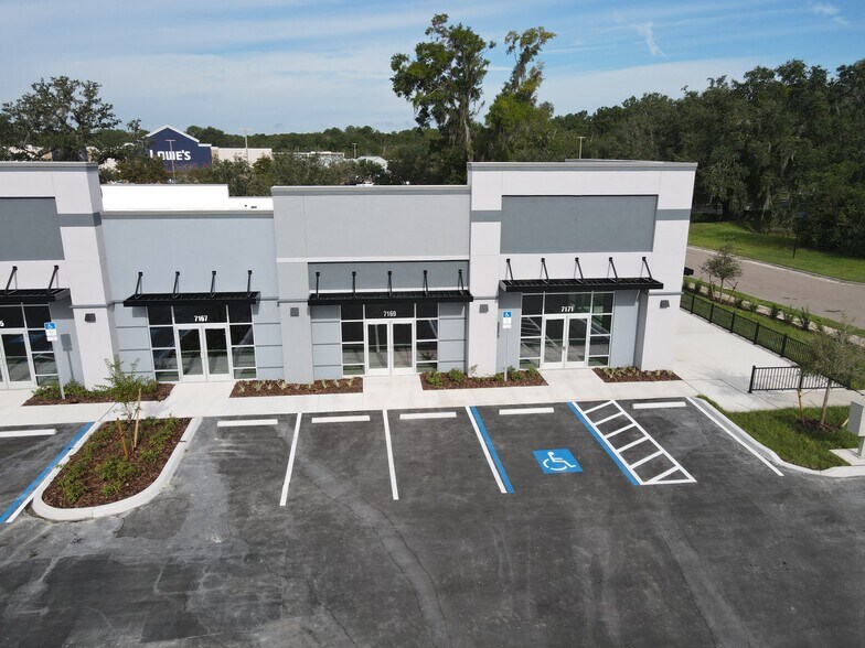 More Photos Of 7159-7171 Broad St, Brooksville Storefront Retail Office For Lease