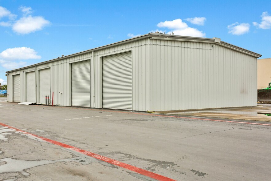 More Photos Of 5650 66th Ave, Sacramento Self Storage For Sale