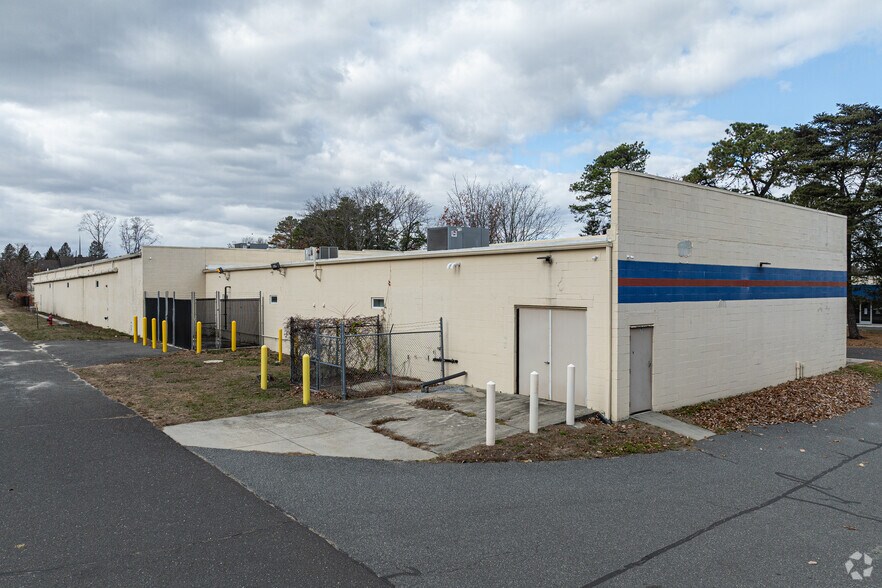 More Photos Of 380 Cooper Rd, Berlin Unknown For Lease