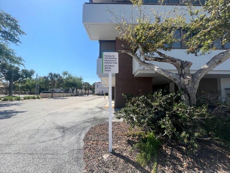 More Photos Of 420 Tamiami Trl S, Venice Medical For Sale