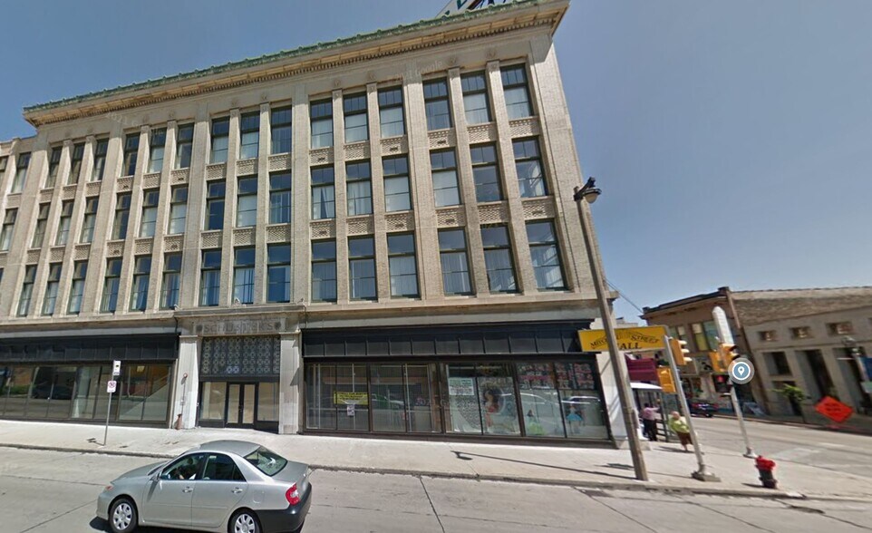 More Photos Of 1670 S 11th St, Milwaukee Apartments For Lease