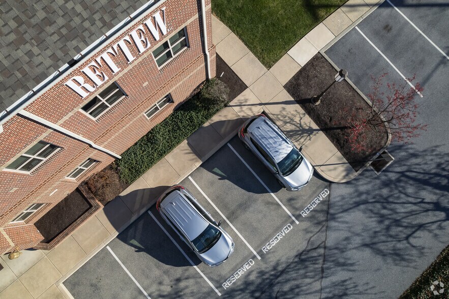 More Photos Of 3020 Columbia Ave, Lancaster Office For Sale