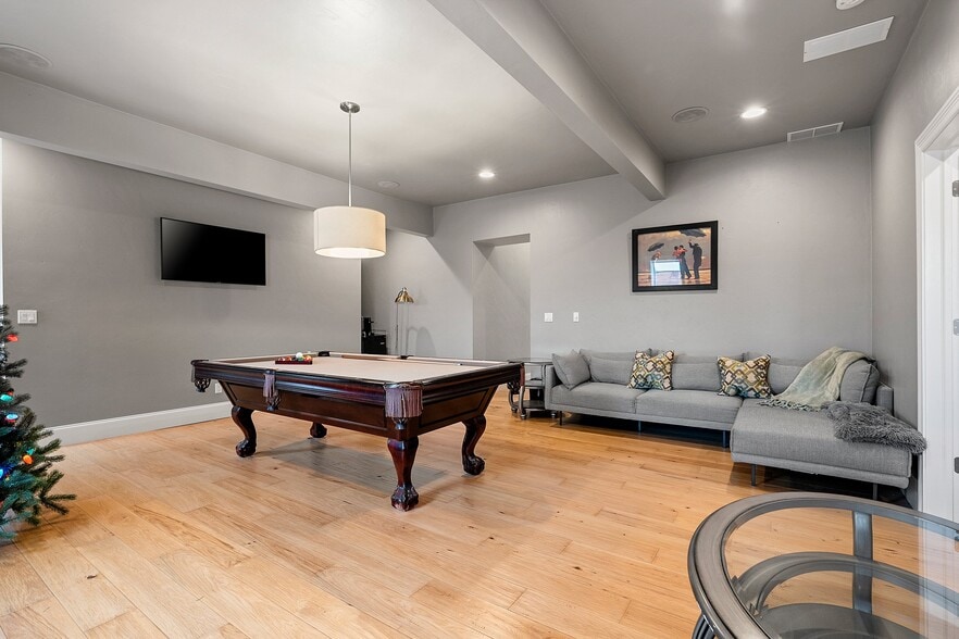 More Photos Of 408 Dousman St, Green Bay Storefront Retail Residential For Sale