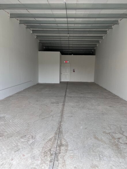 More Photos Of 5316 Lena Rd, Bradenton Light Distribution For Lease