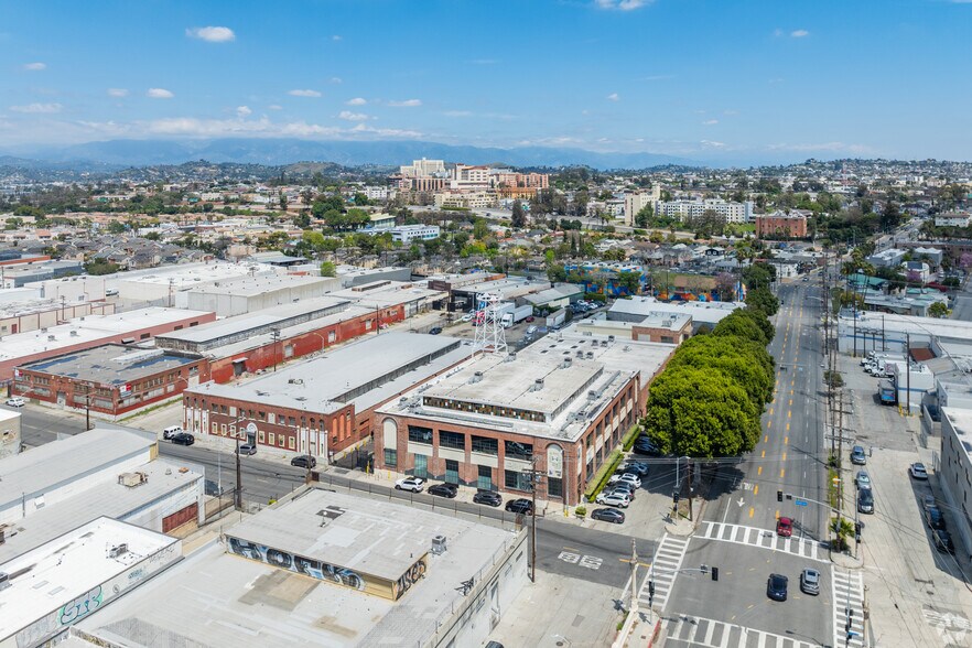 More Photos Of 1451-1473 E 4th St, Los Angeles Office For Lease