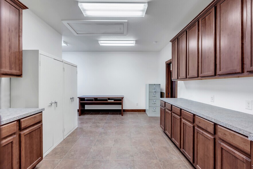 More Photos Of 10490 TX-29, Burnet Office For Sale