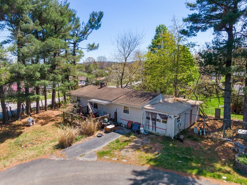 More Photos Of 275 Starlight Dr, Christiansburg Theater Concert Hall For Sale