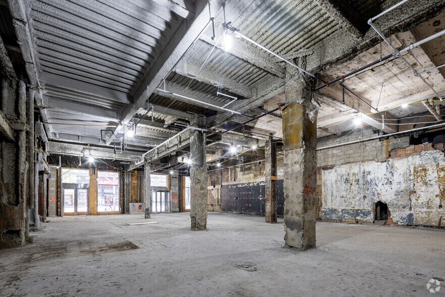 More Photos Of 50 W 34th St, New York Apartments For Lease