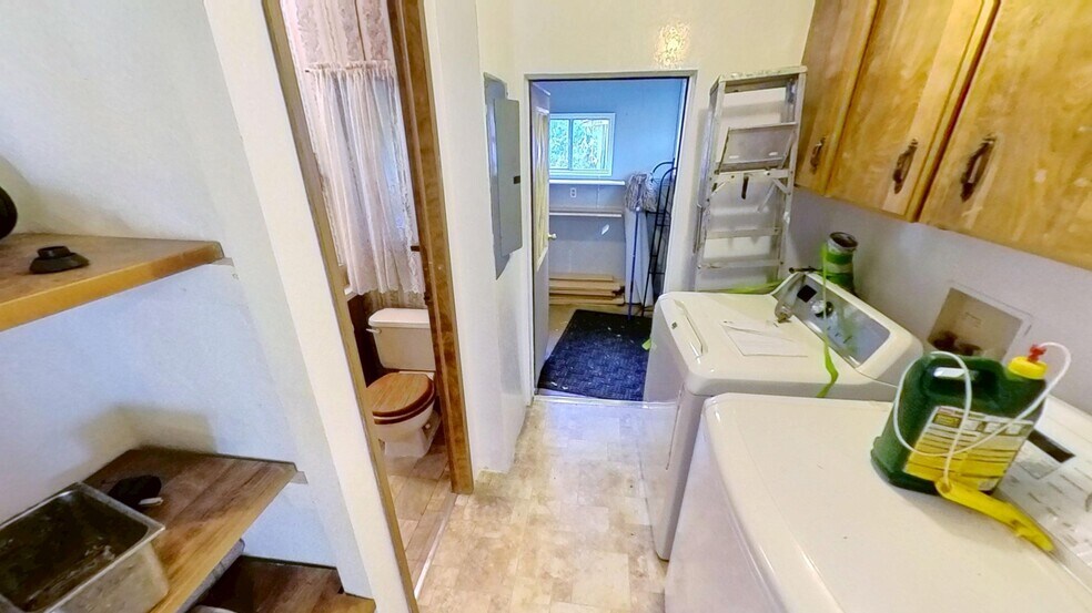 More Photos Of 295534 US Highway 101, Quilcene Flex For Sale