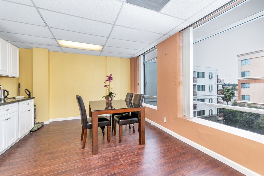 More Photos Of 301-317 W Main St, Alhambra Loft Creative Space For Sale