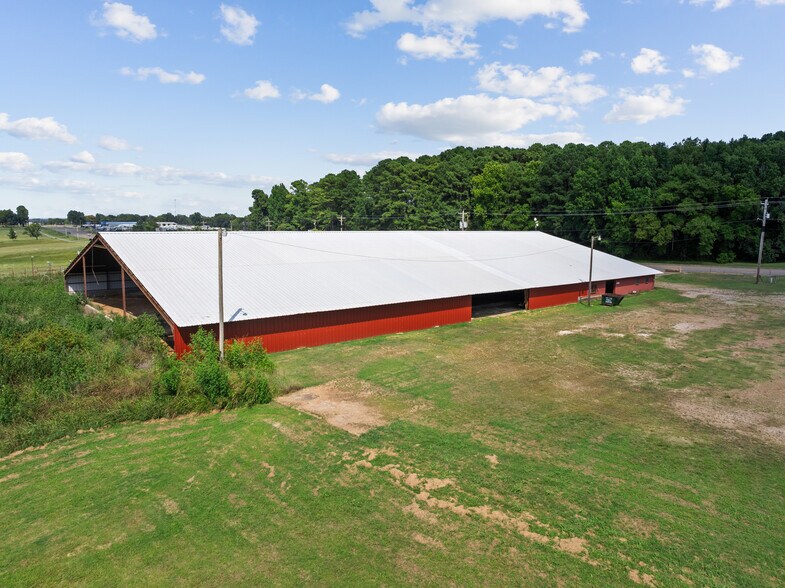 More Photos Of 605 NE Lincoln Rd, Idabel Industrial For Sale