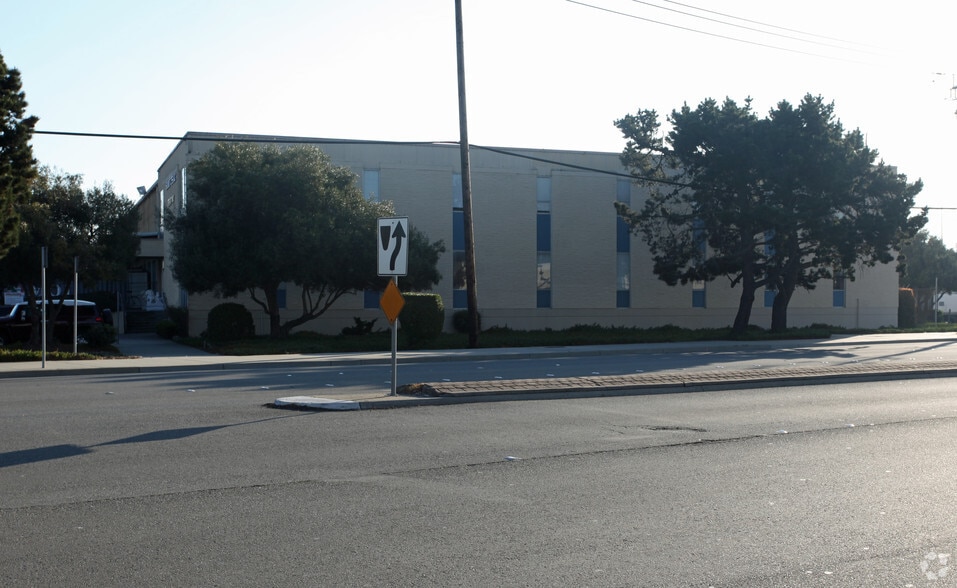 More Photos Of 501 S Airport Blvd, South San Francisco Truck Terminal For Sale