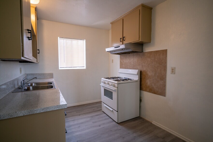More Photos Of 1118-1124 N Mayfair Ave, Anaheim Apartments For Sale