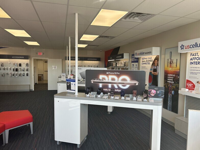 More Photos Of 7000 Peters Creek Rd, Roanoke Freestanding For Lease