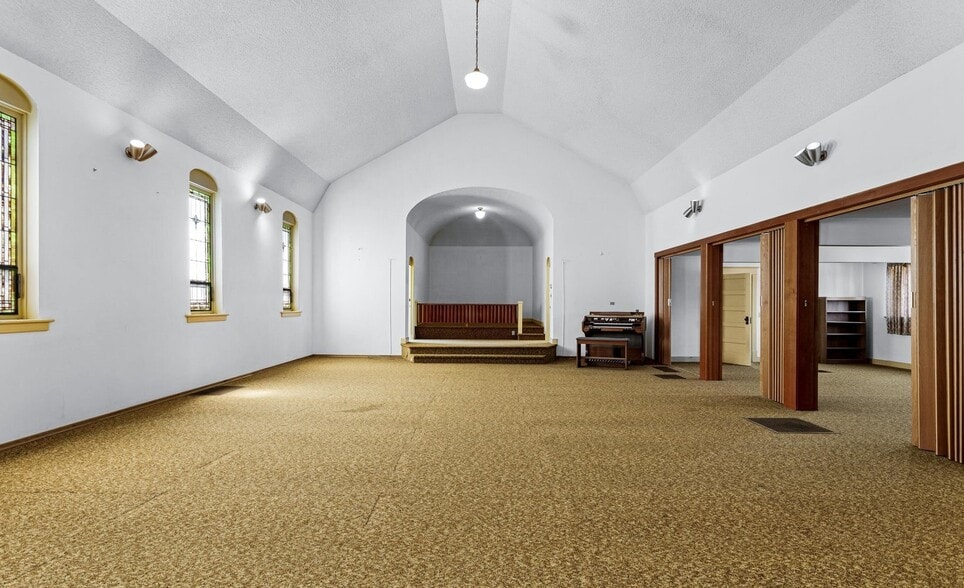 More Photos Of 720 Franklin Rd, Tieton Religious Facility For Sale