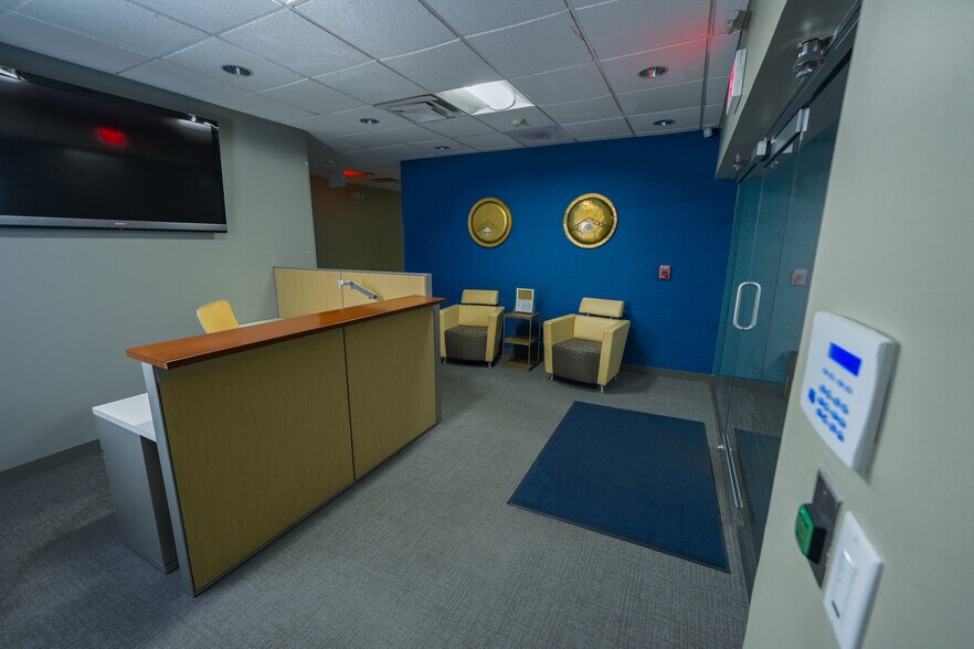 More Photos Of 65 Harristown Rd, Glen Rock Office For Lease