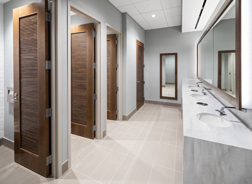 More Photos Of 75 Port City Lndg, Mount Pleasant Office For Lease