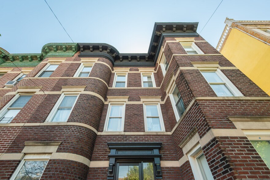 More Photos Of 3093 43rd St, Astoria Apartments For Sale