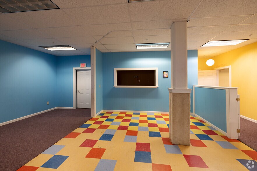 More Photos Of 221 Glen St, Glens Falls Apartments For Lease