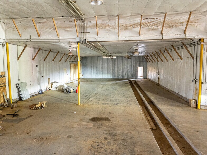 More Photos Of 11022 State Highway 122, Upson Warehouse For Sale