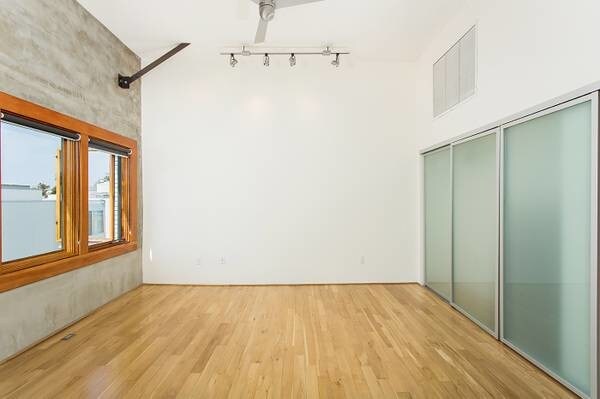 More Photos Of 8 Brooks Ave, Venice Apartments For Lease