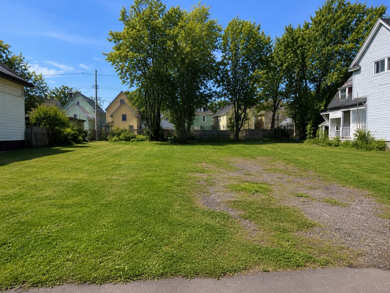 Primary Photo Of 1946 Bailey ave, Buffalo Land For Sale
