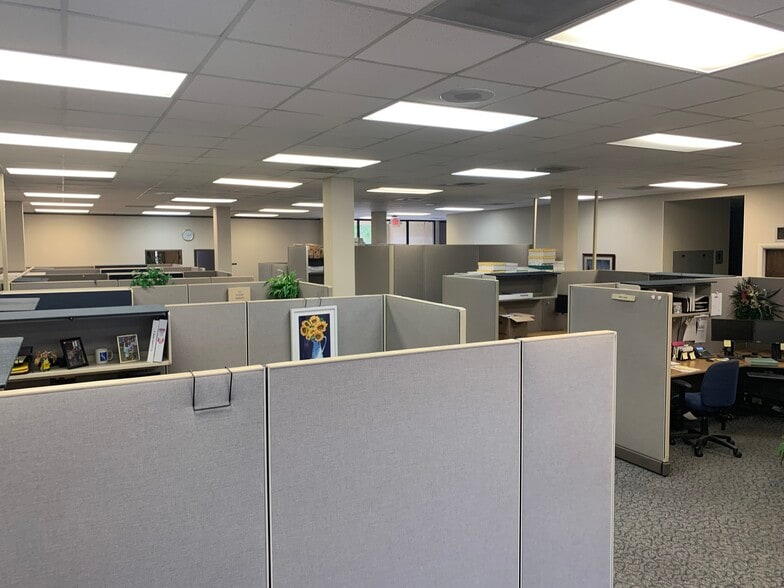 More Photos Of 1330 N Park St, Carrollton Medical For Sale