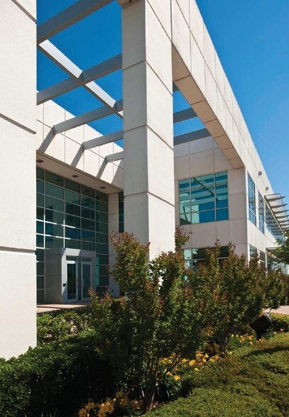 More Photos Of 2301 Eagle Pky, Fort Worth Office For Lease