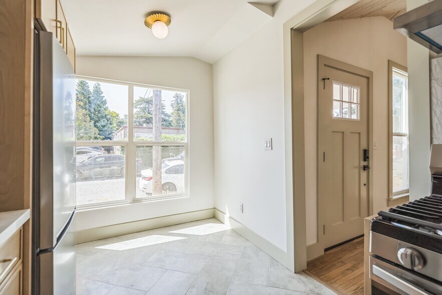 More Photos Of 937 Las Juntas St, Martinez Apartments For Sale