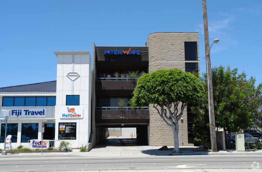 More Photos Of 15721 S Western Ave, Gardena Office For Sale