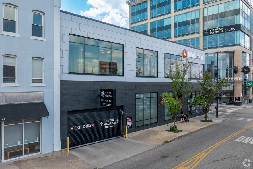 More Photos Of 938 W North Ave, Chicago Storefront For Lease