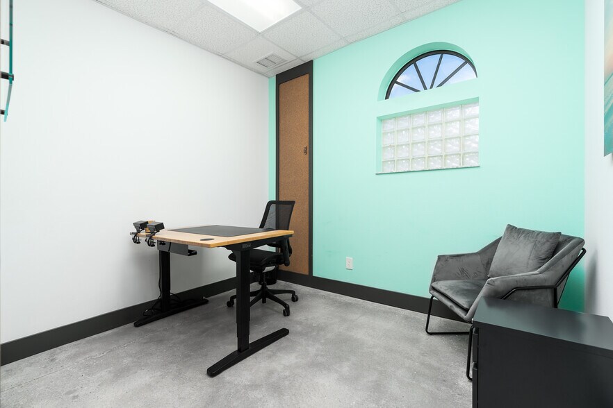 More Photos Of 223 N Causeway, New Smyrna Beach Medical For Sale