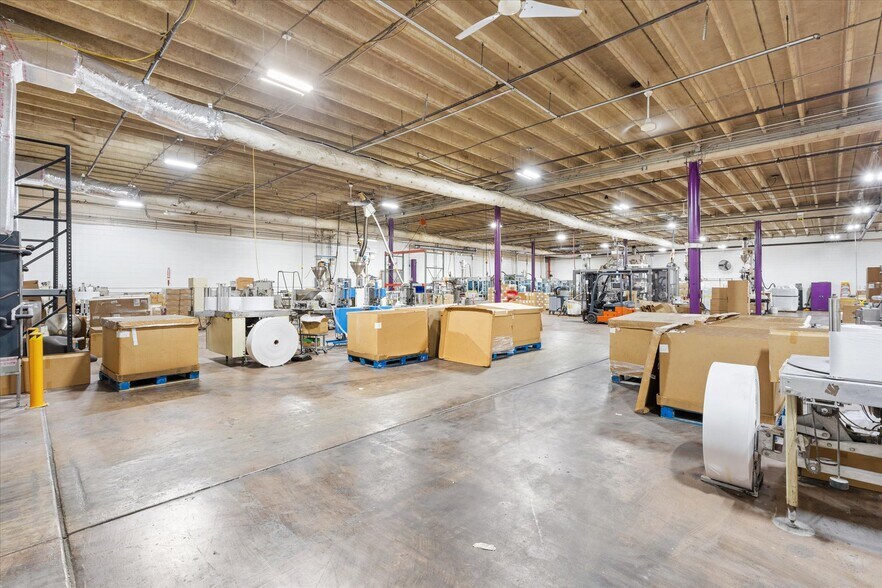 More Photos Of 1103 Thomas Ave, Leesburg Warehouse For Lease