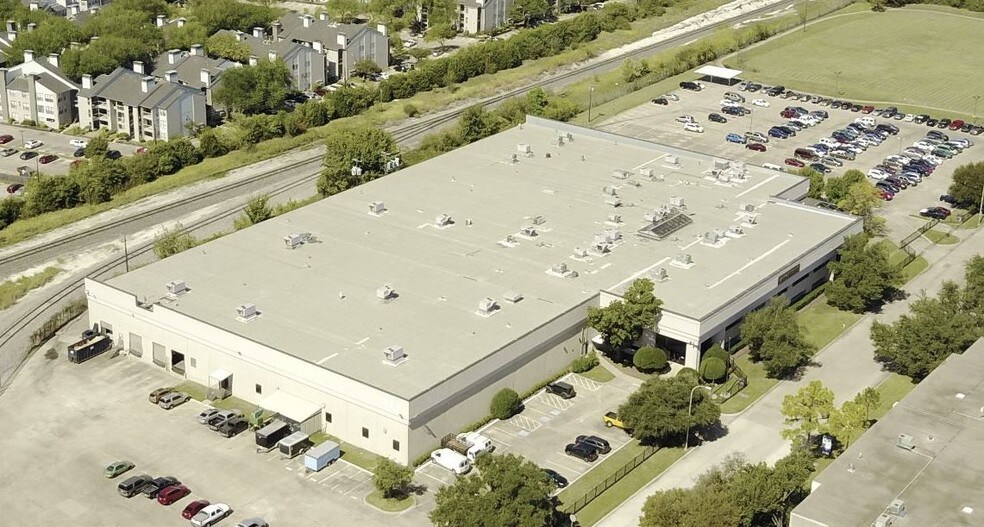 More Photos Of 11333 Pagemill Rd, Dallas Distribution For Sale