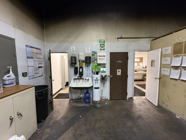 More Photos Of 2050 S Pecos St, Denver Warehouse For Sale