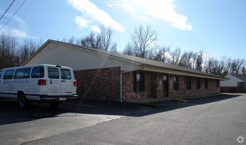 More Photos Of 501 S 1st St, Jacksonville Daycare Center For Sale