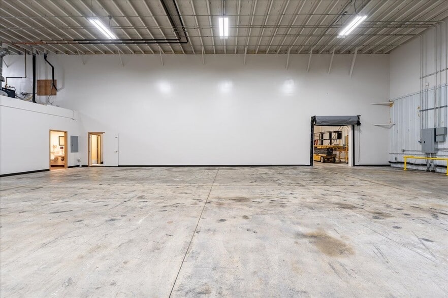 More Photos Of 2151 Van Horn Rd, Fairbanks Warehouse For Sale