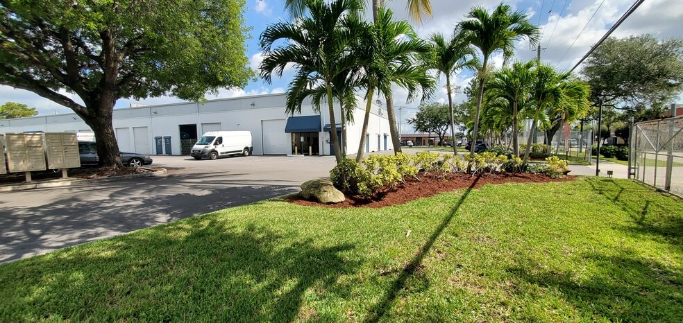 More Photos Of 1533-1717 SW 1st Way, Deerfield Beach Unknown For Lease