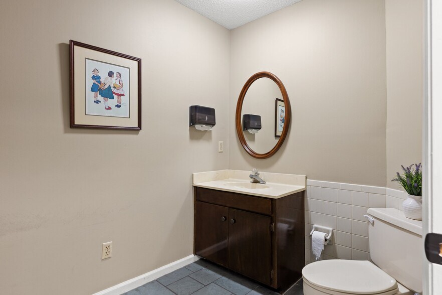More Photos Of 4611 Hixson Pike, Hixson Office For Lease
