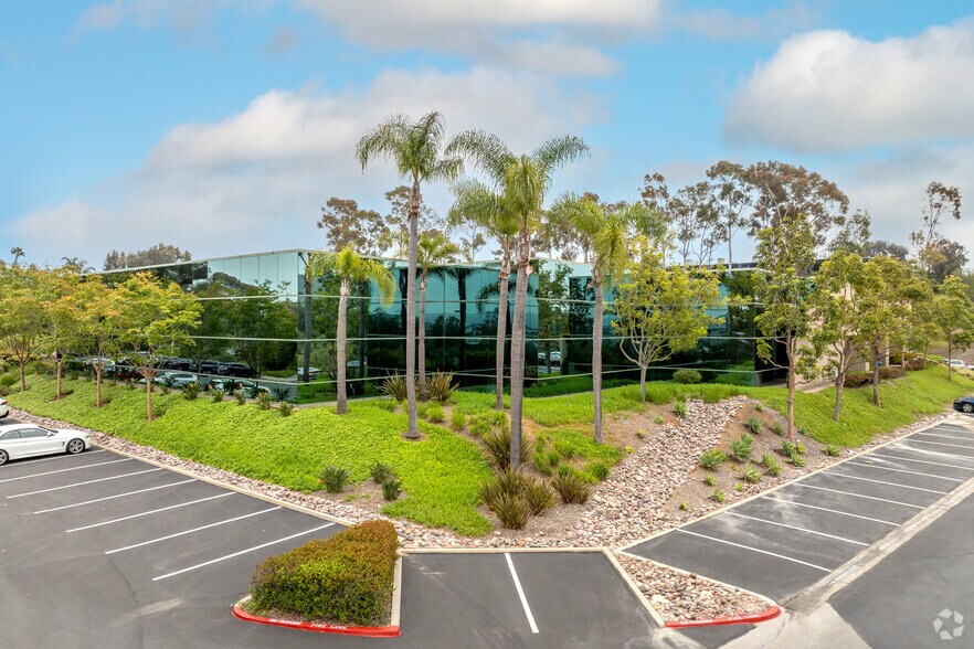 More Photos Of 15378 Avenue of Science, San Diego Research And Development For Lease