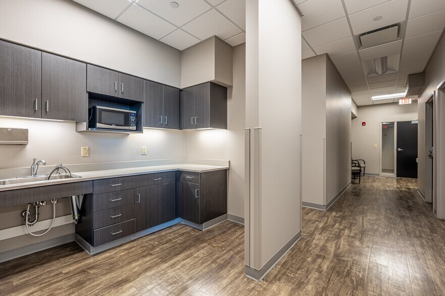 More Photos Of 10120 Calumet Ave, Munster Medical For Lease