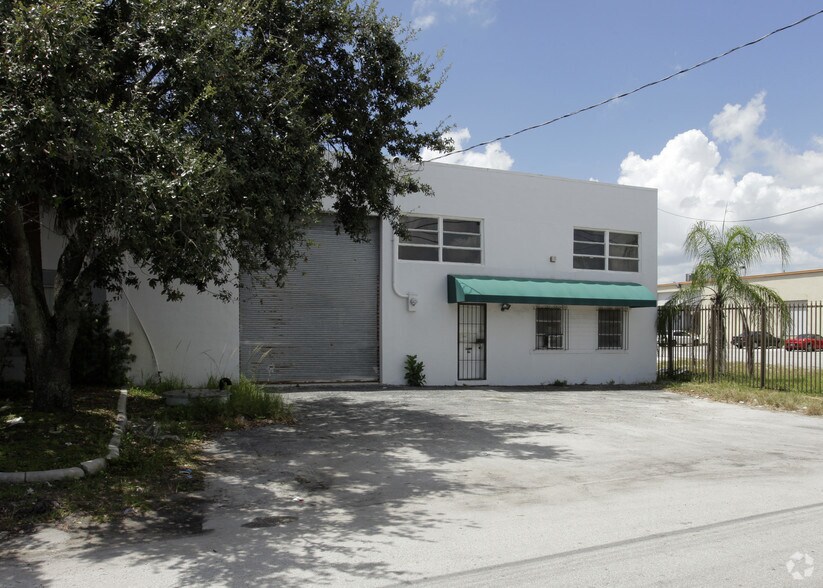 More Photos Of 2050 NE 153rd St, North Miami Beach Warehouse For Lease