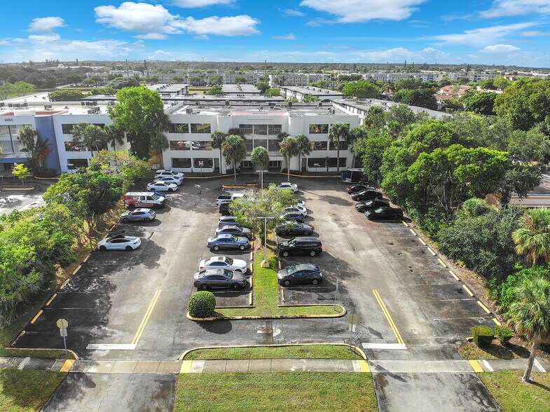 More Photos Of 8360 W Oakland Park Blvd, Sunrise Office For Sale