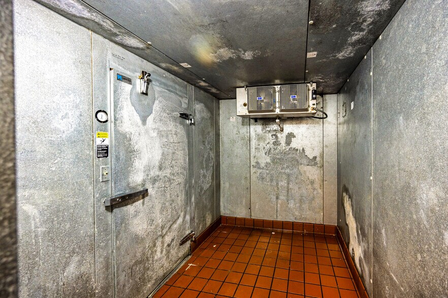 More Photos Of 1457 South St, Wheatland Fast Food For Lease