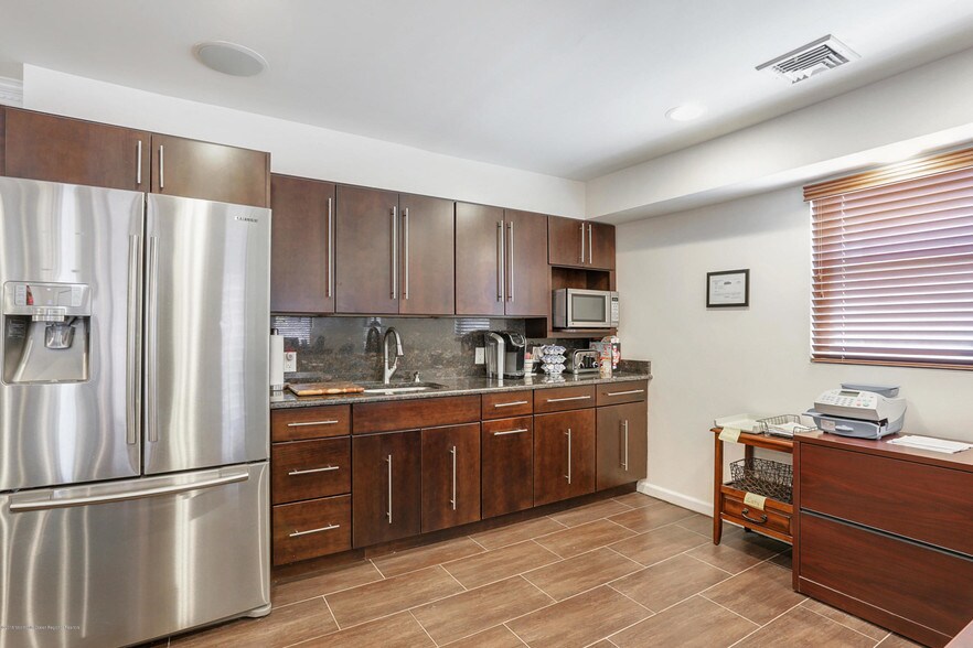 More Photos Of 937 US Highway 9, Sayreville Freestanding For Sale