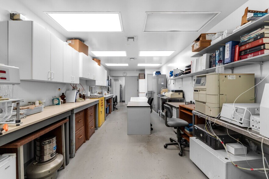 More Photos Of 7155-7159 NW 77th Ter, Miami Warehouse For Sale