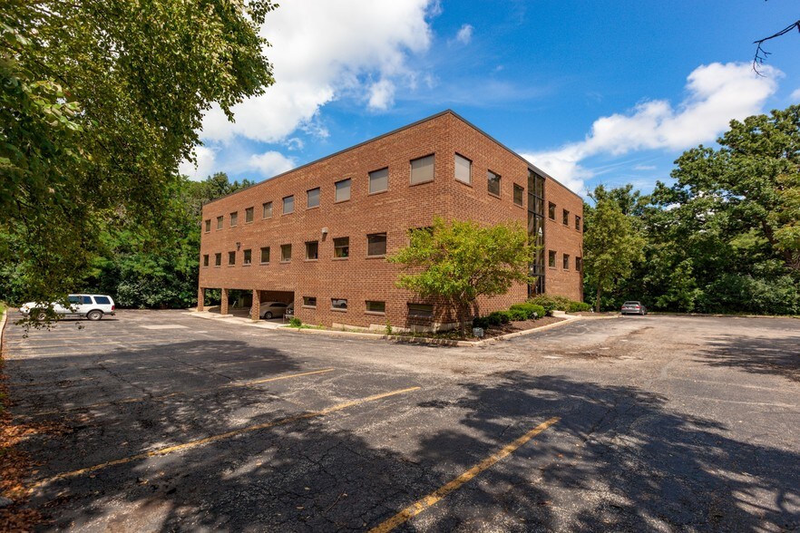 More Photos Of 127 E Lake St, Bloomingdale Office For Lease