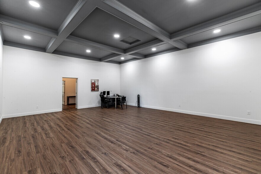 More Photos Of 23 E 6th St, Tracy Office For Sale