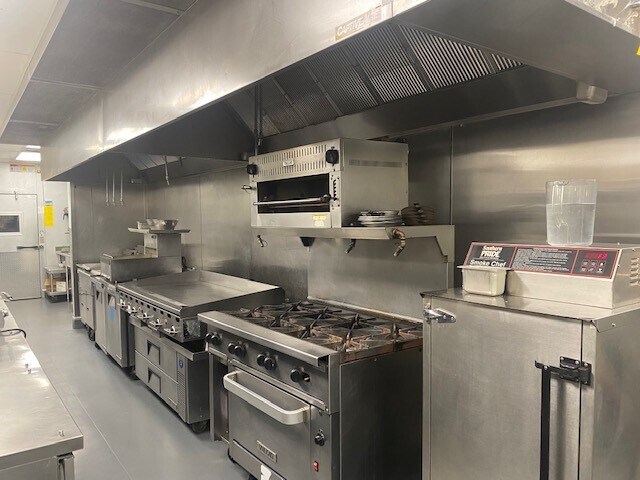 More Photos Of 1111-1113 South Blvd, Oak Park Restaurant For Lease
