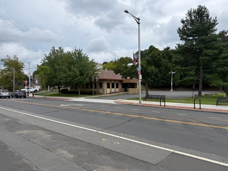 More Photos Of 182 N Main St, Bristol Fast Food For Sale